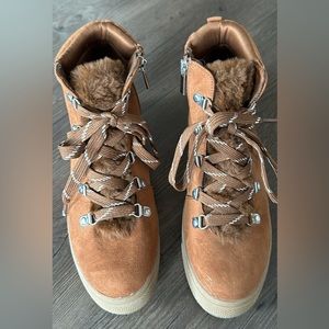 brown boots with faux fur